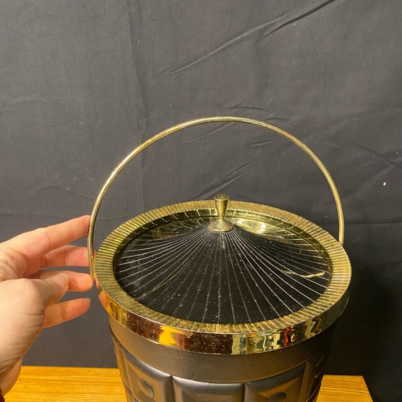 Vintage Lustro Ware MCM 1960’s Large Black Wine/Ice/Champagne Bucket - Picture 3 of 9